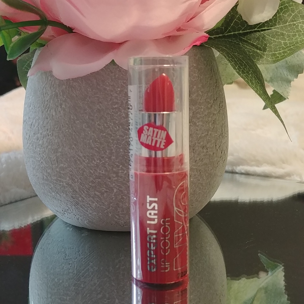 🎉2/$16 NWT NYC Satin Matte 450 Pink Coral Expert Last Lipstick
